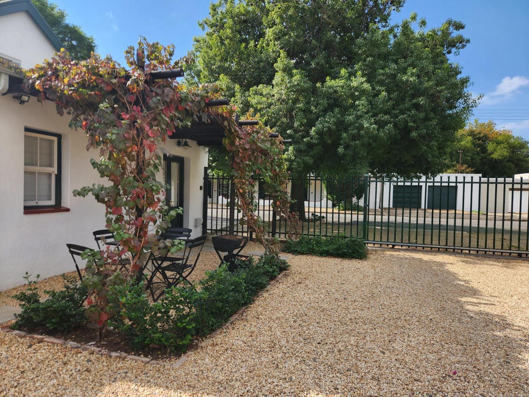 Die Dorpshuis Graaff-Reinet Dış mekan fotoğraf